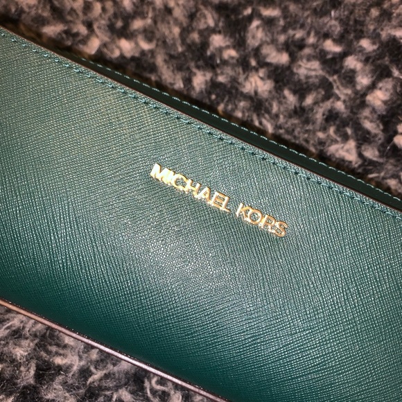 MICHAEL KORS COSMETIC/PENCIL CASE - Picture 2 of 5